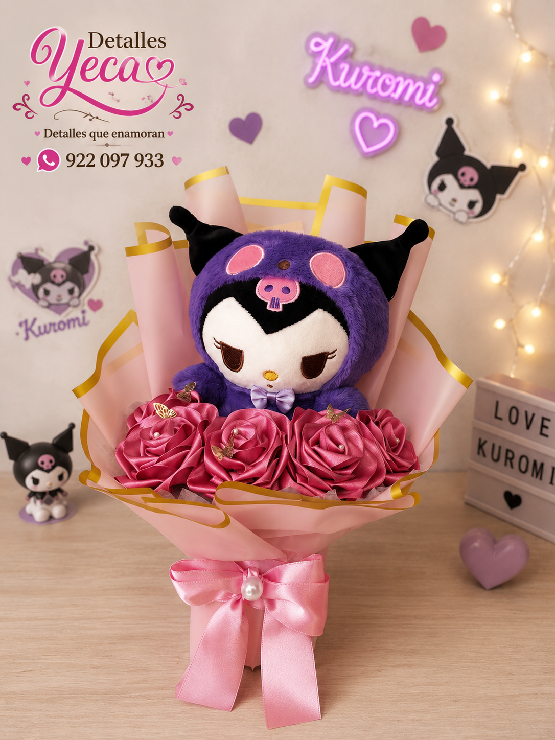 Bouquet de Rosas Eternas de Cinta Satinada con Peluche Kuromi 💜🌹